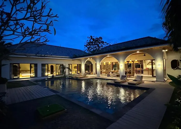 Villa Mersea -brand New Balangan -luxurious 4 Bdr With Huge Pool Jimbaran